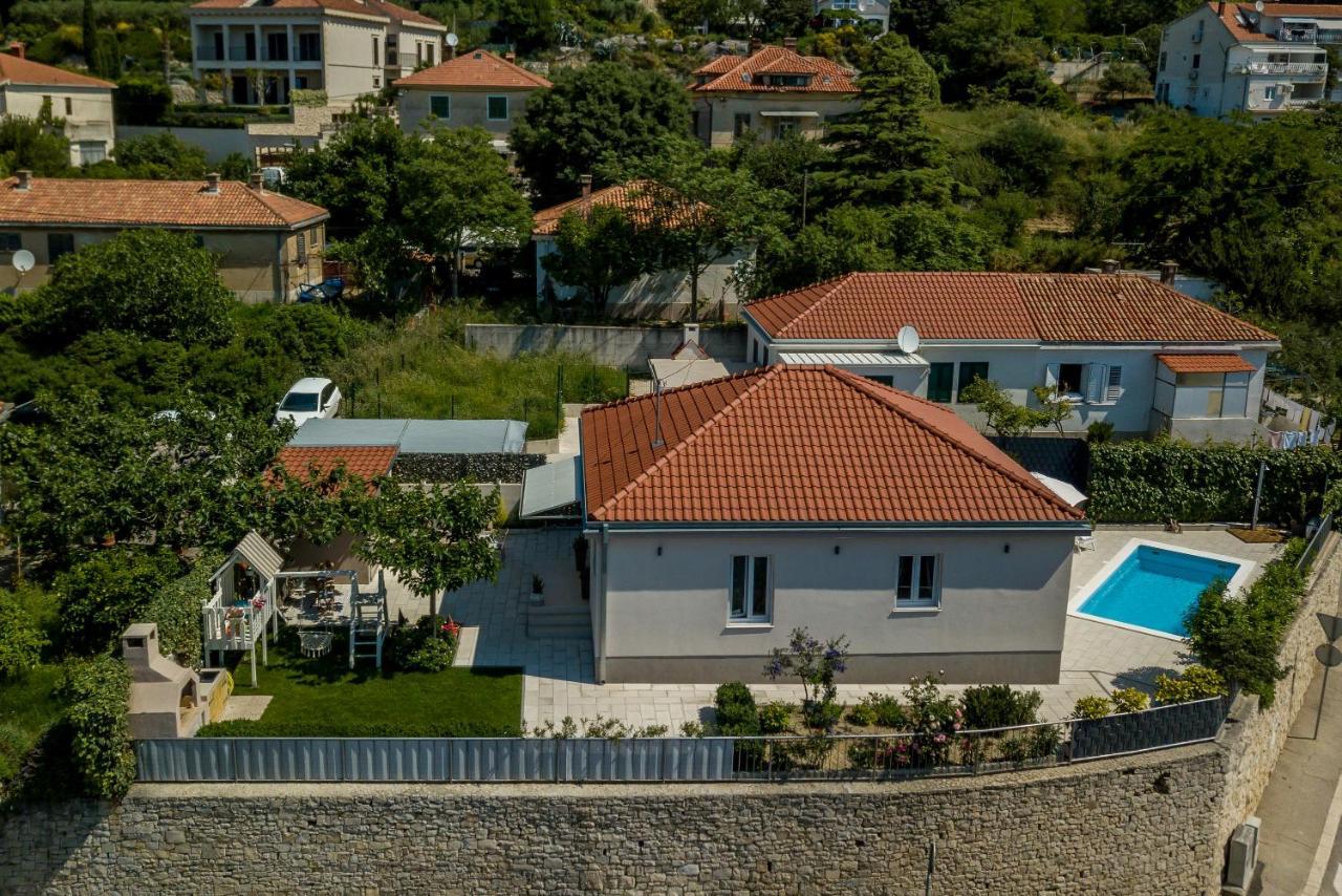 Villa Katess With Heated Pool Split Exteriör bild